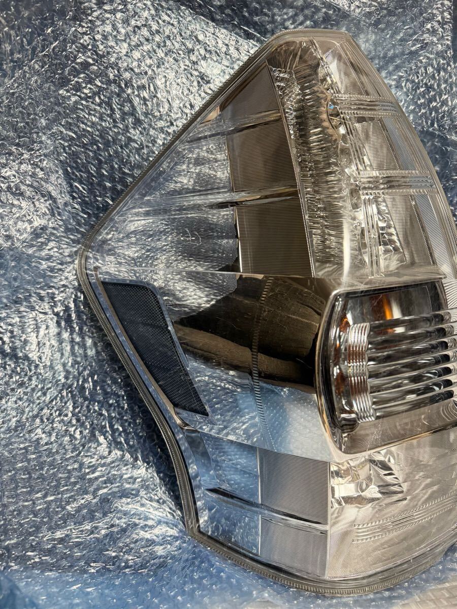 ZVW40 ☆40 41 プリウスα 前期 純正 テール 左 ASSY LED点灯OK 新車外し