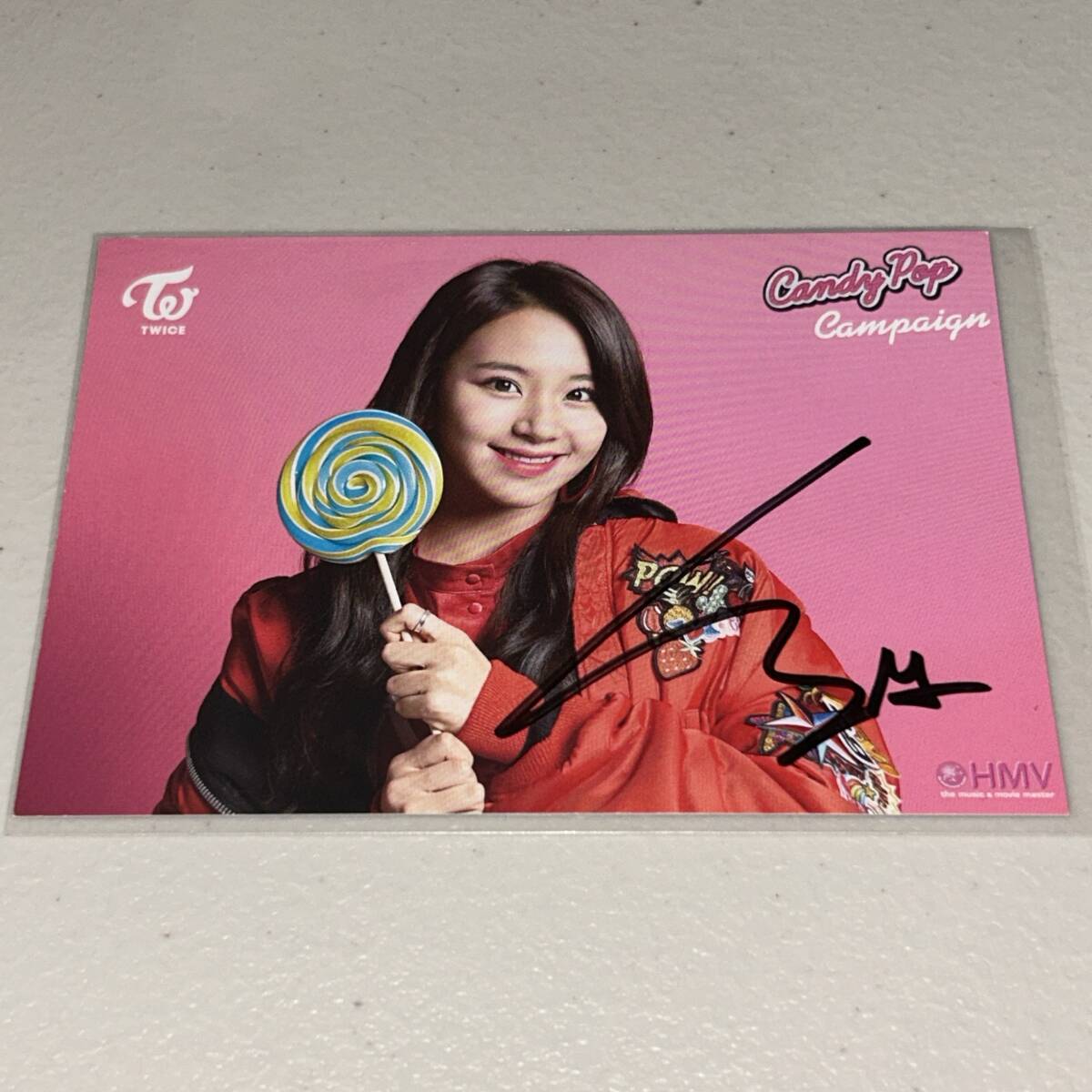 TWICE チェヨン 直筆 サイン入りポスター風写真 TWICE チェヨン 直筆