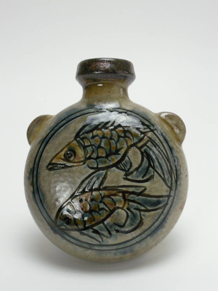 沖縄ご出身で人間国宝と認定されている金城次郎作成の壺 沖縄ご出身で