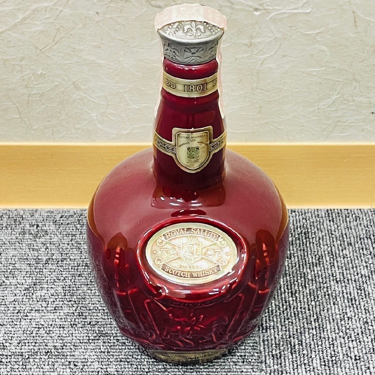 ロイヤルサルート 21年 赤 陶器ボトル 700ml 1円～ ロイヤルサルート