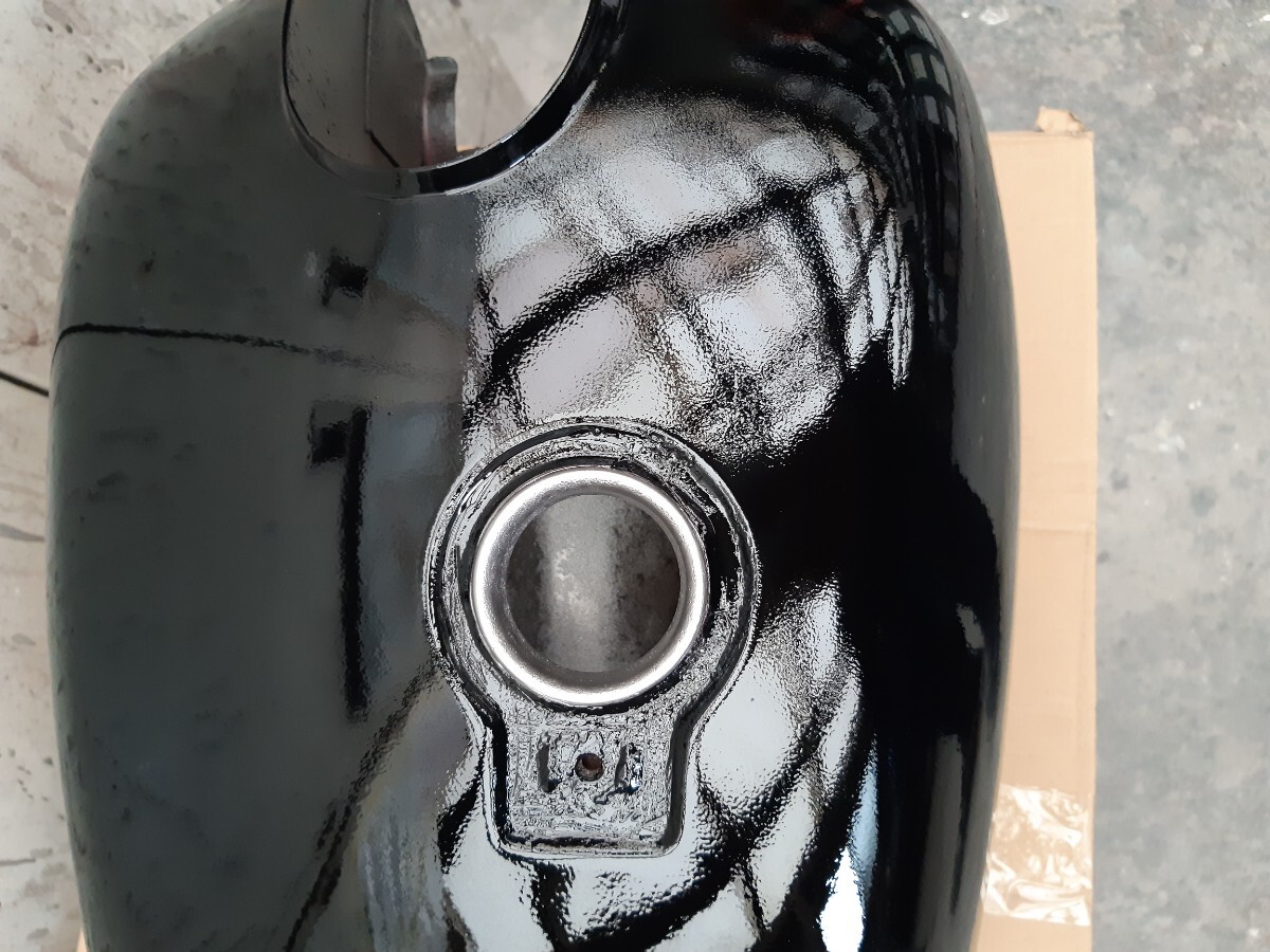 SR400 純正 タンク 凹みあり