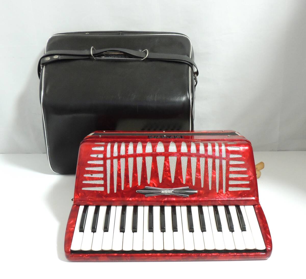 YAMAHA ヤマハ アコーディオン 32鍵盤 YA-21 赤系 8905 YAMAHA ヤマハ