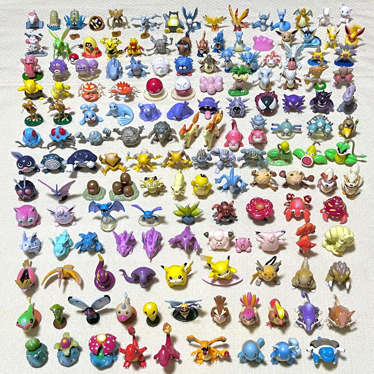 Yahoo!オークション - 美品 モンコレ 赤緑全151体＋α 初代 カントー