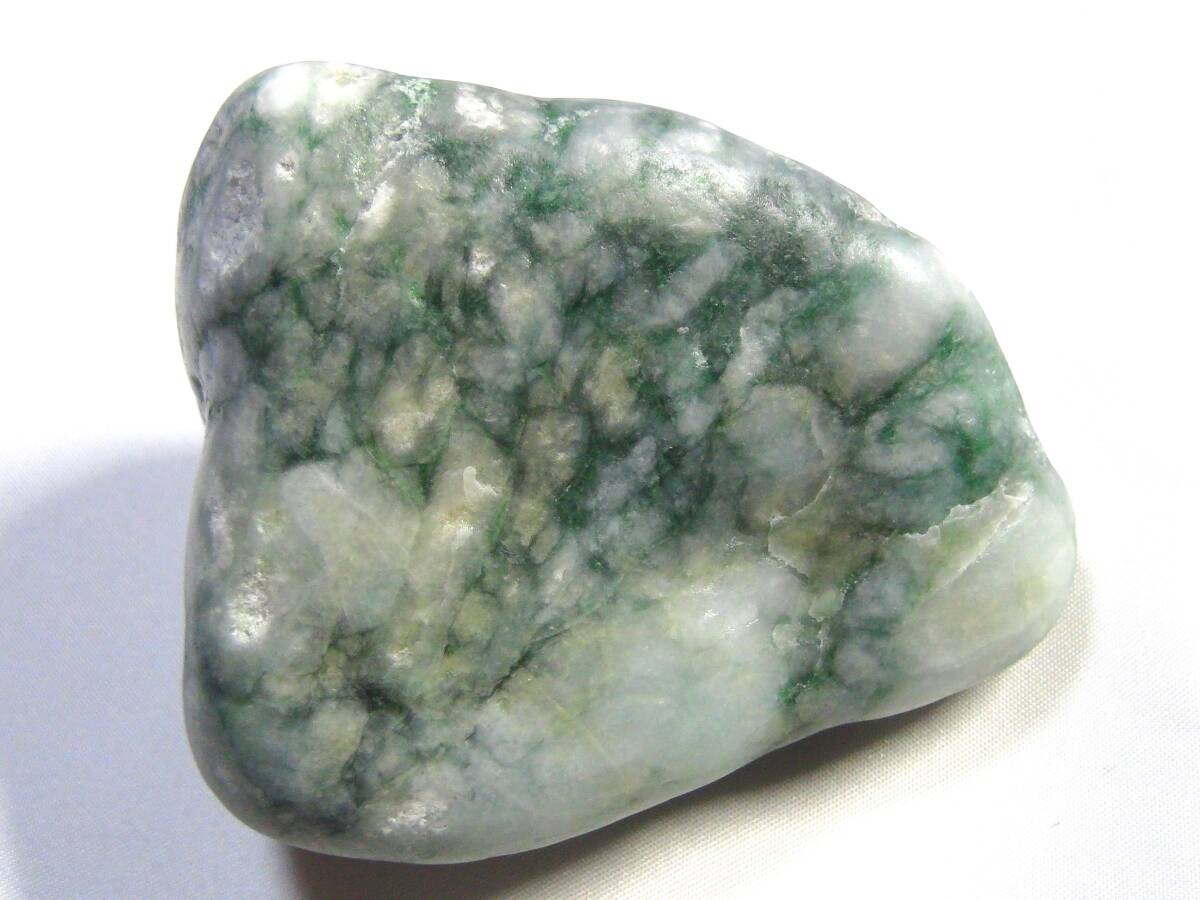 黒灰×緑】糸魚川ヒスイ翡翠原石20kg
