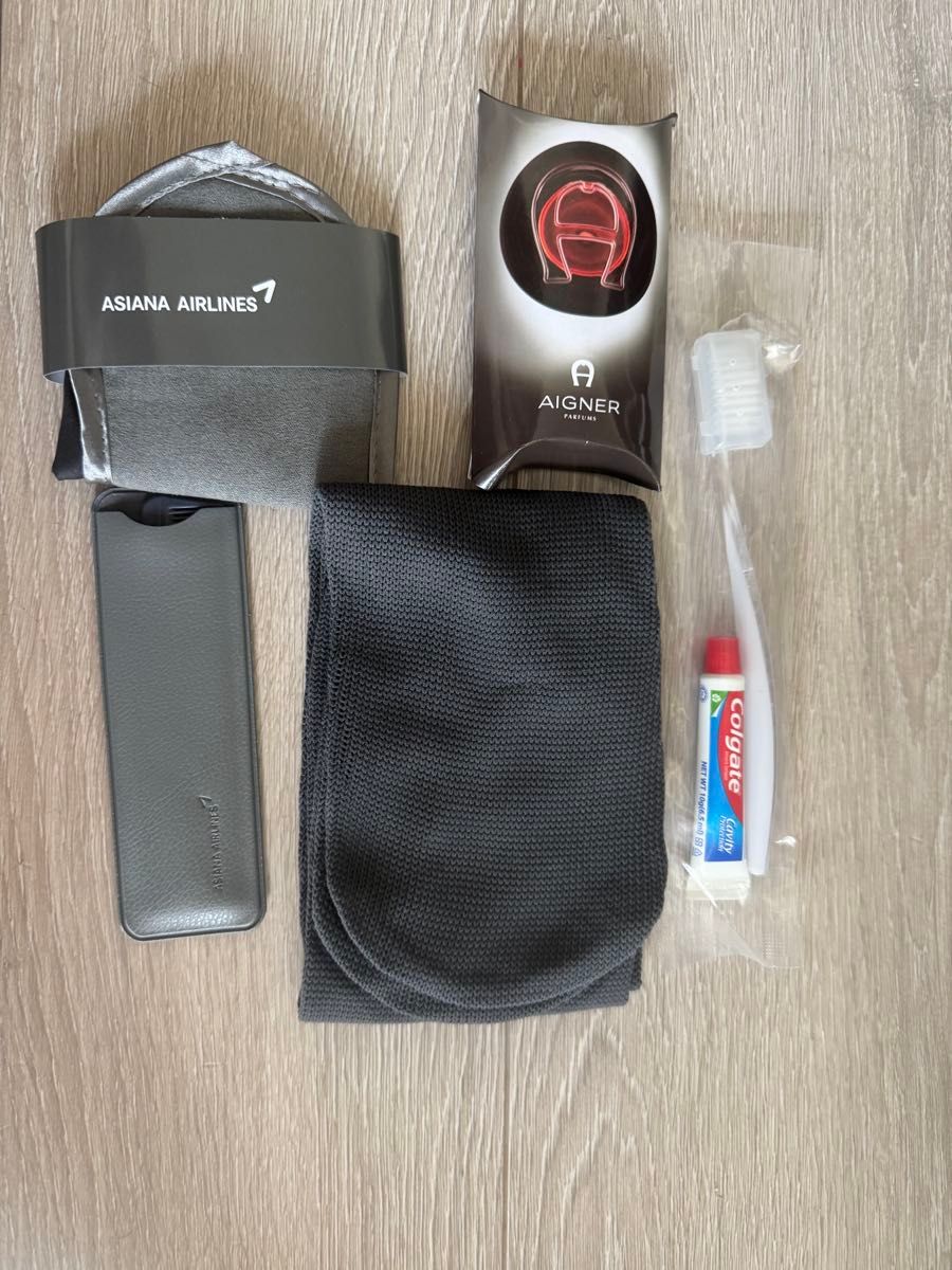 AIGNER アシアナ航空 ビジネスクラス アメニティ ポーチセット(ハンド