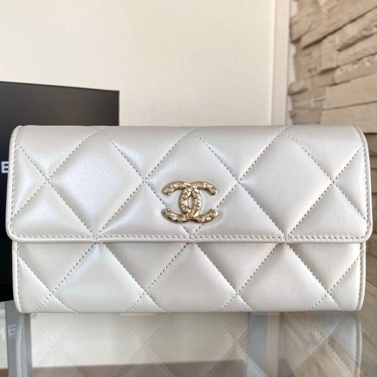 CHANEL 長財布 マトラッセ ラムスキン ココマーク グレー(灰色