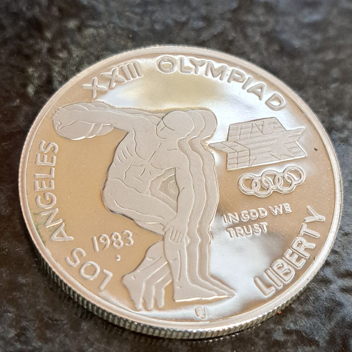 1983年ロサンゼルスオリンピック銀貨 品位SV900 重量26 7㌘前後 状態