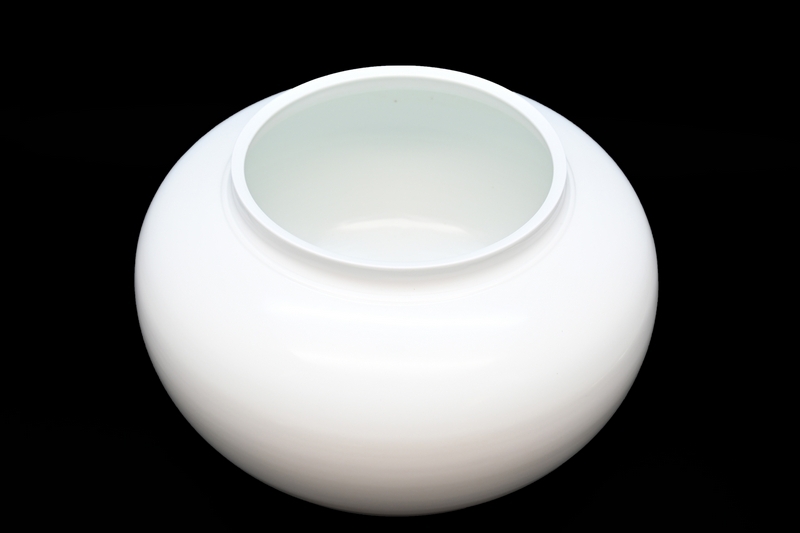 中村清六 】白磁の伝統 高麗庵 清六窯 中村清六作 白磁 壷。