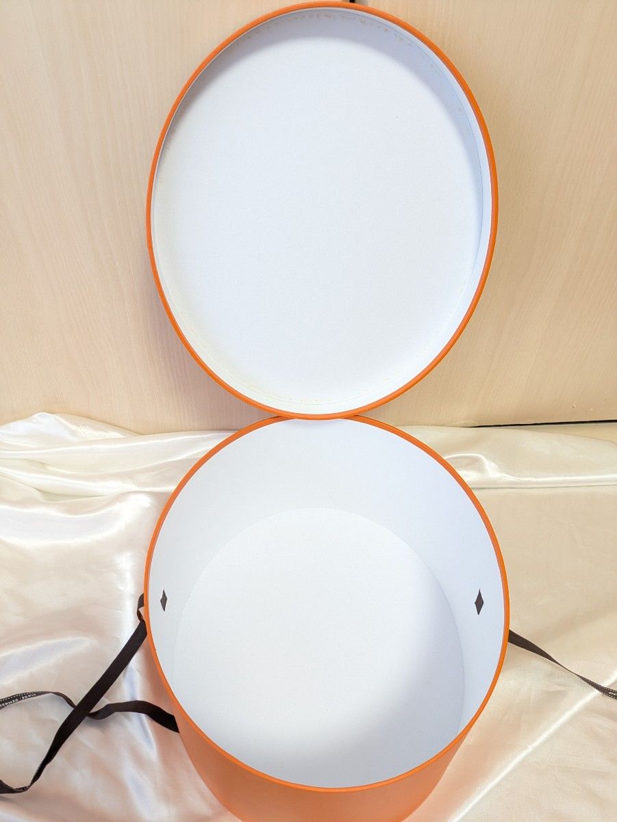エルメス HERMES 空箱 丸 円 楕円 帽子 空き箱 化粧箱 保存箱 オレンジ