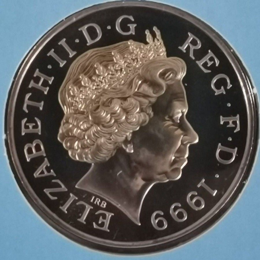 イギリス ダイアナ妃 メモリアルコイン 5ポンド硬貨 追悼記念コイン 白