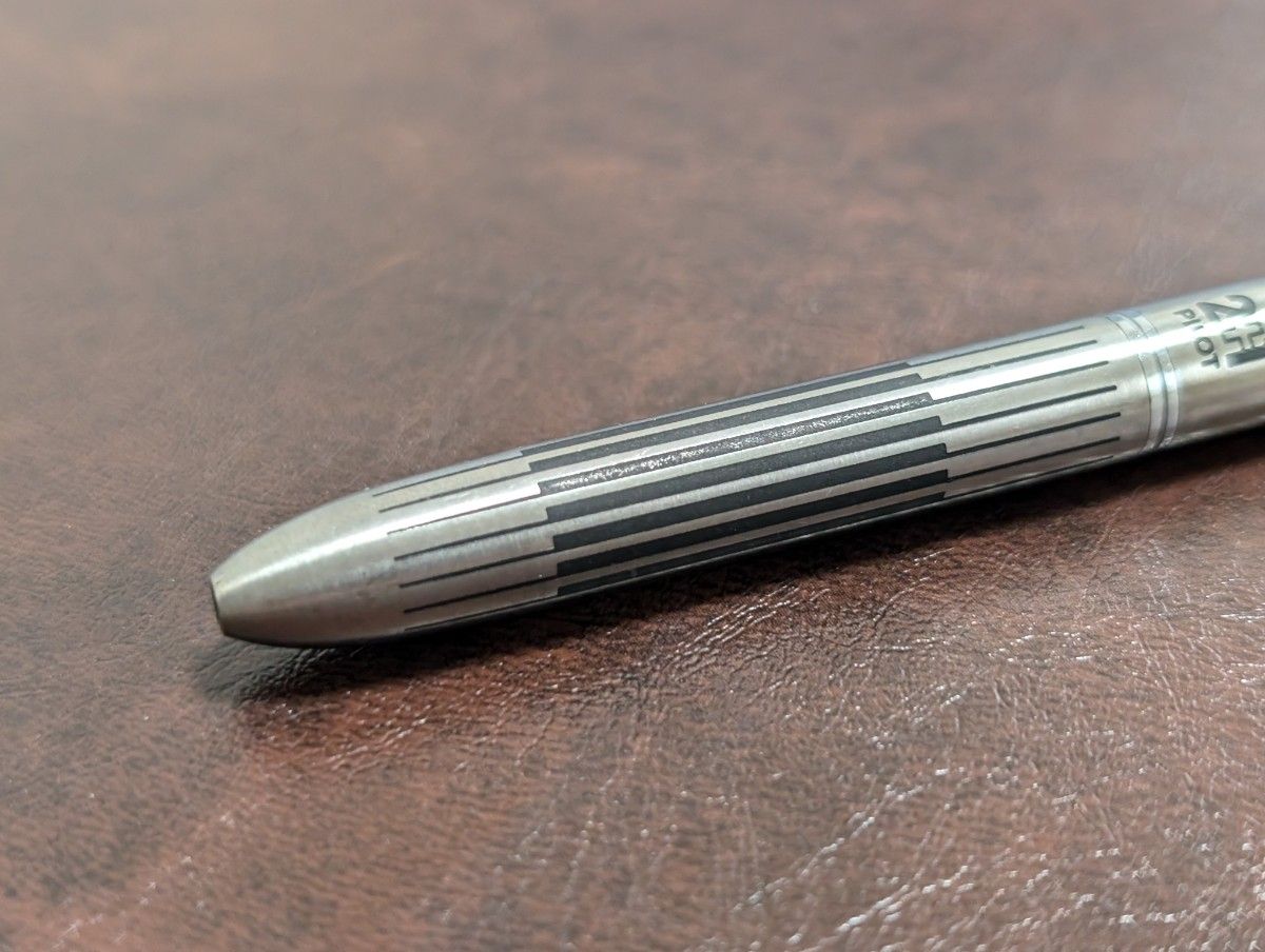 Pilot 蝕刻2+1 ボールペン 廃盤 振り子式 多機能ペン｜Yahoo!フリマ