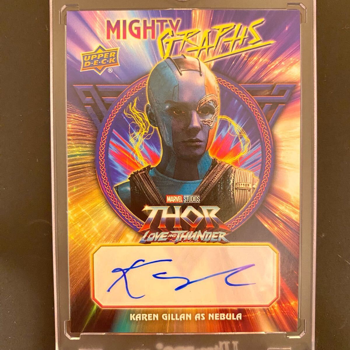 アベンジャーズ Karen Gillan 直筆サインカード ネビュラ