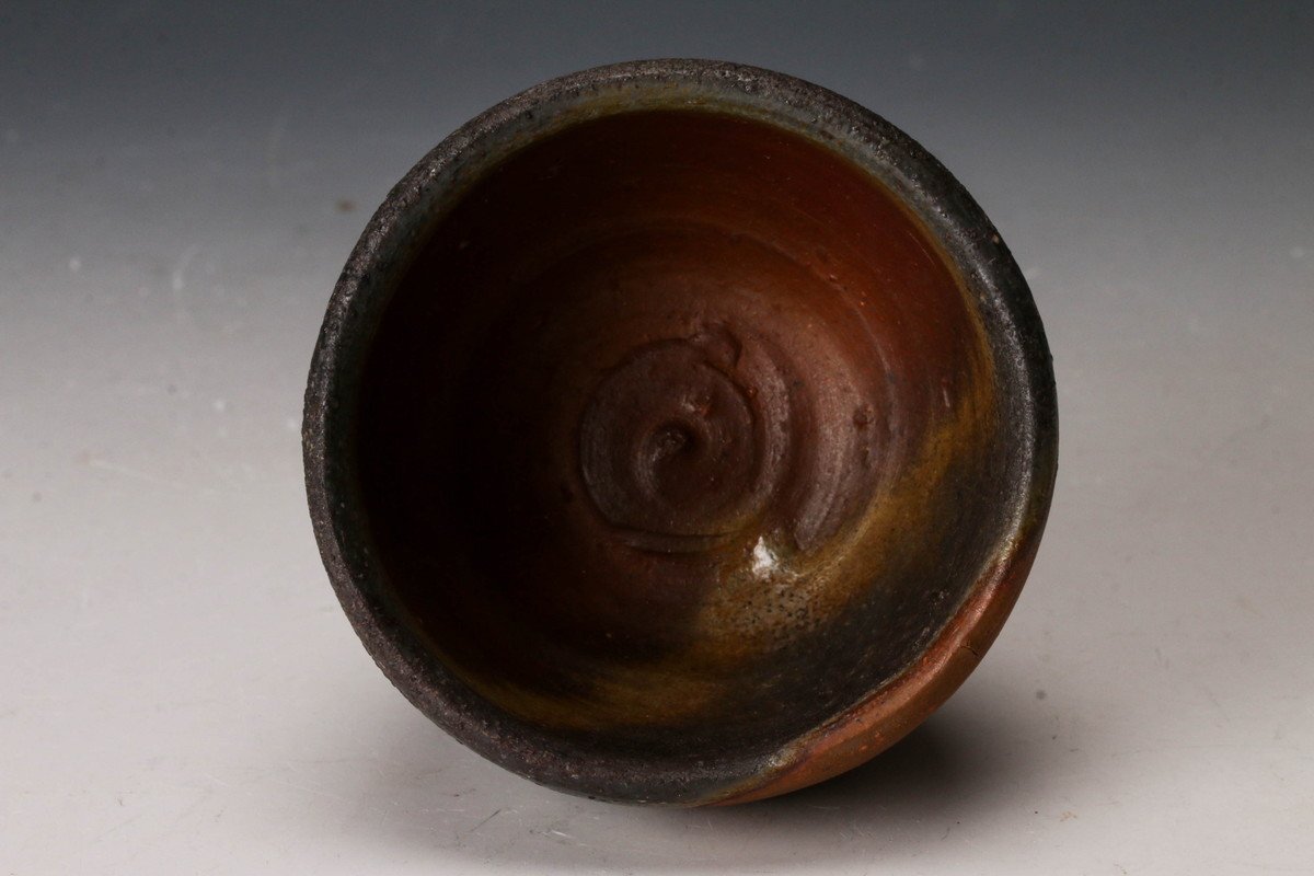 備前焼 小山末廣作 「備前窯変ぐい呑」 陶印有り 小山末廣 作 「備前窯