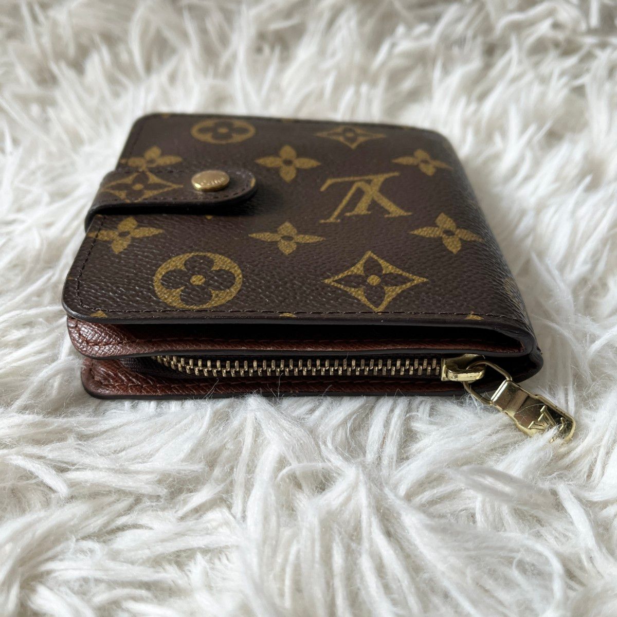 LOUIS VUITTON ルイヴィトン モノグラム コンパクトジップ 二つ折り