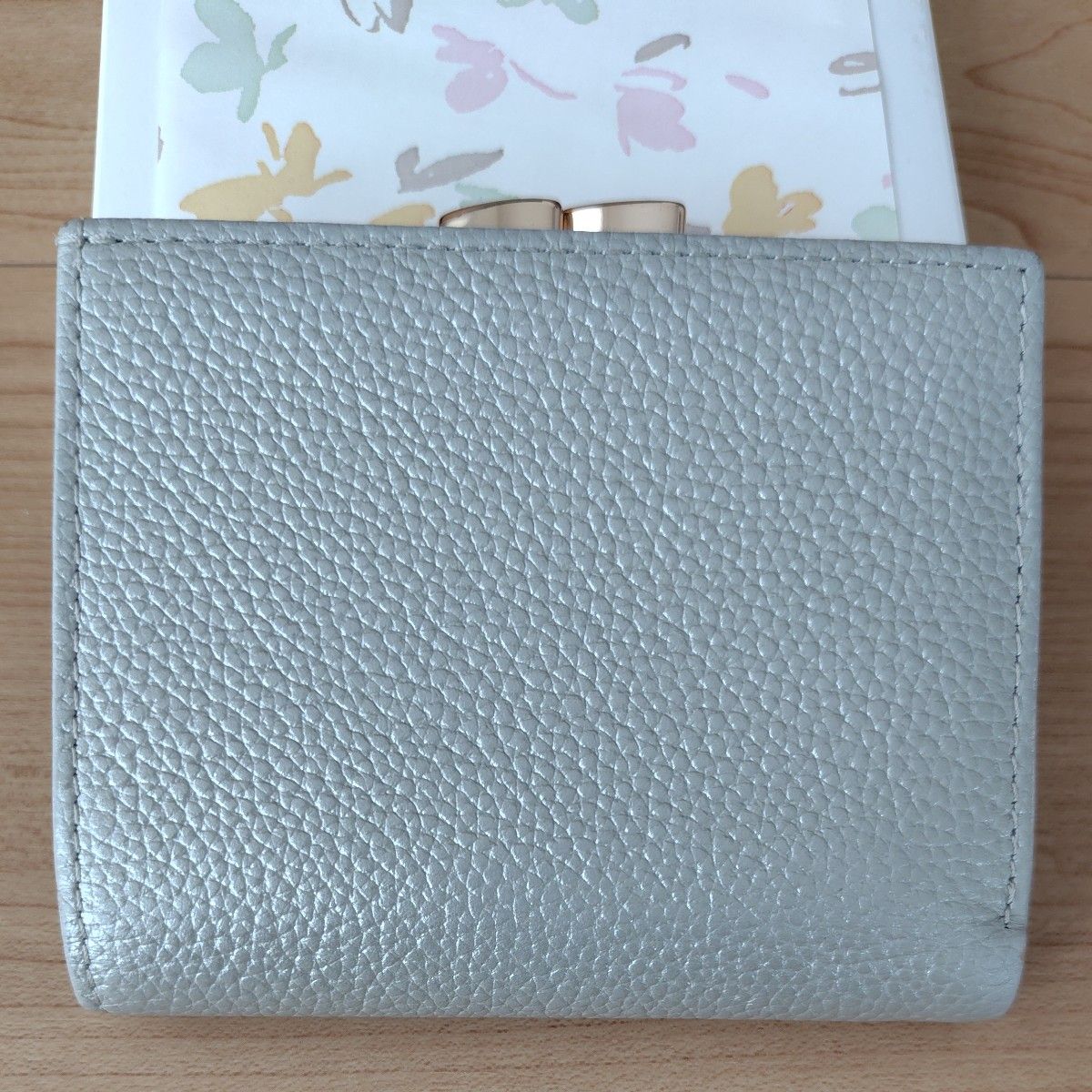 皇居 財布 二つ折り財布 がま口タイプ シルバー 箱入り｜Yahoo!フリマ