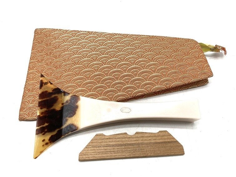 三味線 鼈甲撥 天然素材 バチ 和楽器 津軽三味線 Z02）極上 三味線 本