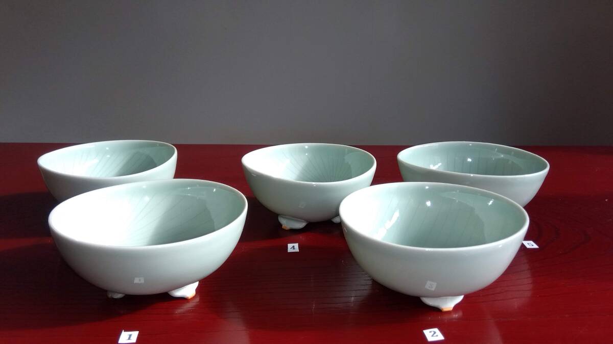 Yahoo!オークション - 加賀九谷焼名工 池島保雄 青磁草花線刻模様彫向