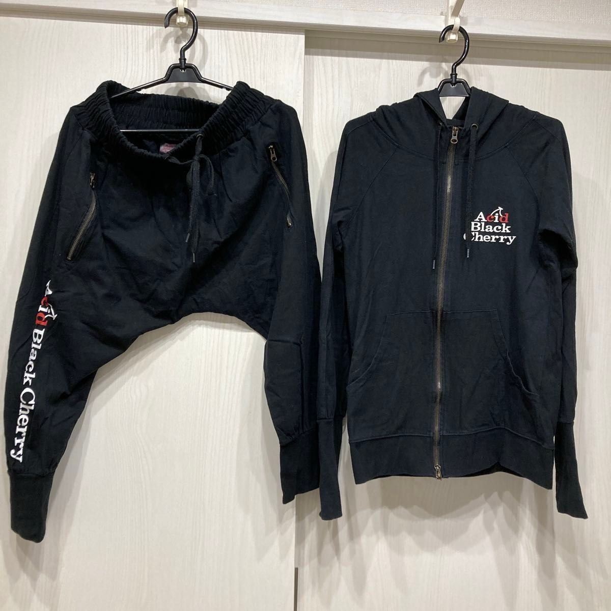 美品】アシッドブラックチェリー グッズ パーカー サルエルパンツ 美品