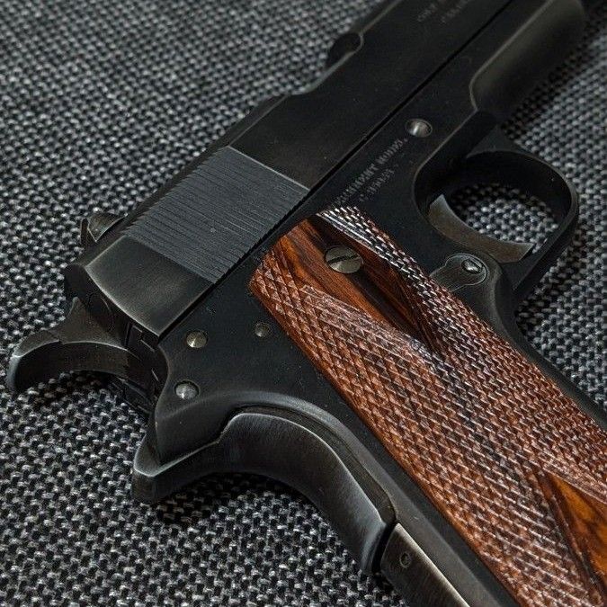 ウエスタンアームズライバック1911 米国へレッツ製ココボログリップ