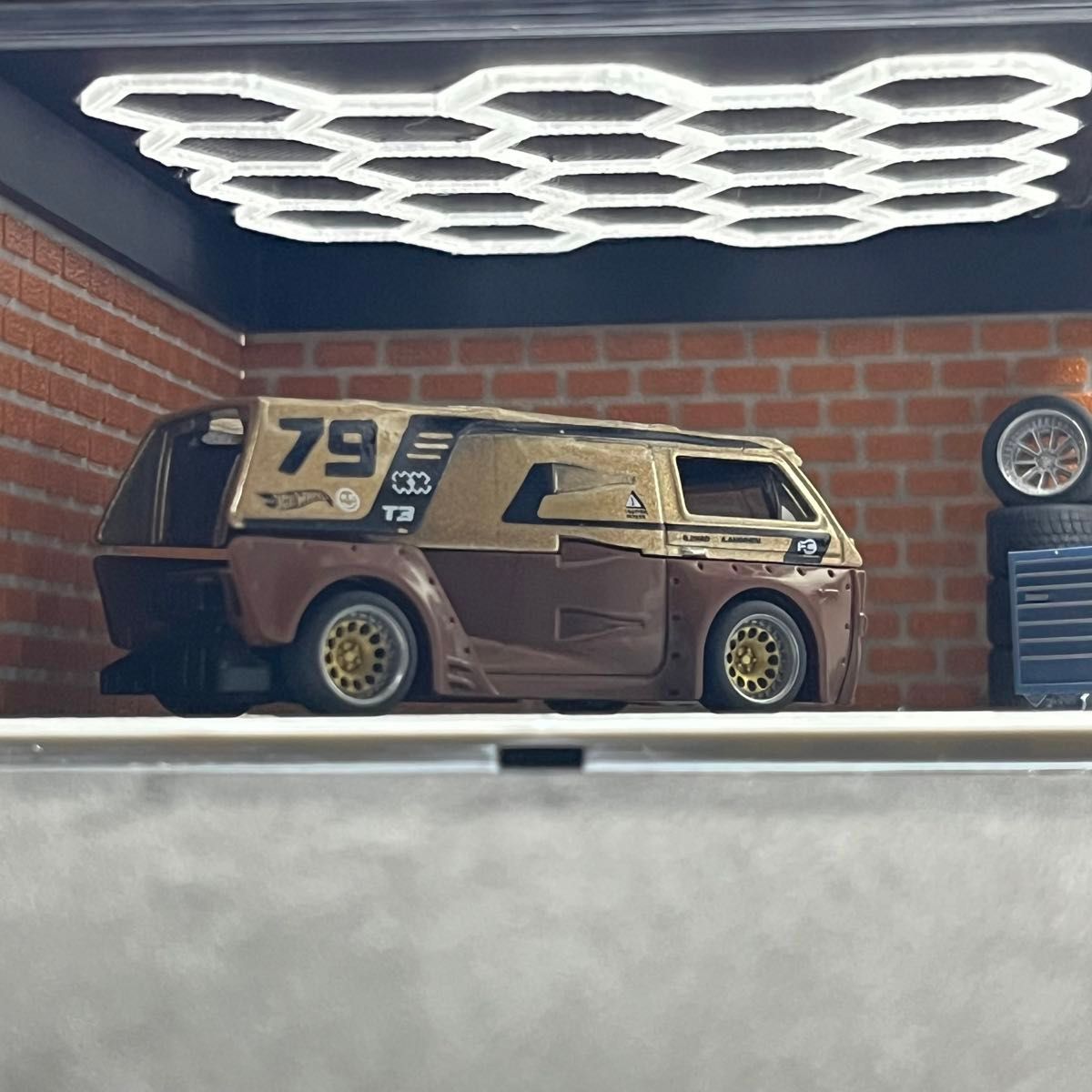 Noel・ハニカム照明/黒基調・2層式ディスプレーBOX・ネオジオラマ