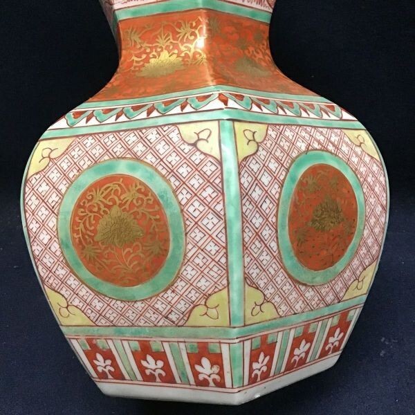 九谷焼 大日本九谷造】金襴手赤絵金彩 龍双耳飾壺 花瓶 人物