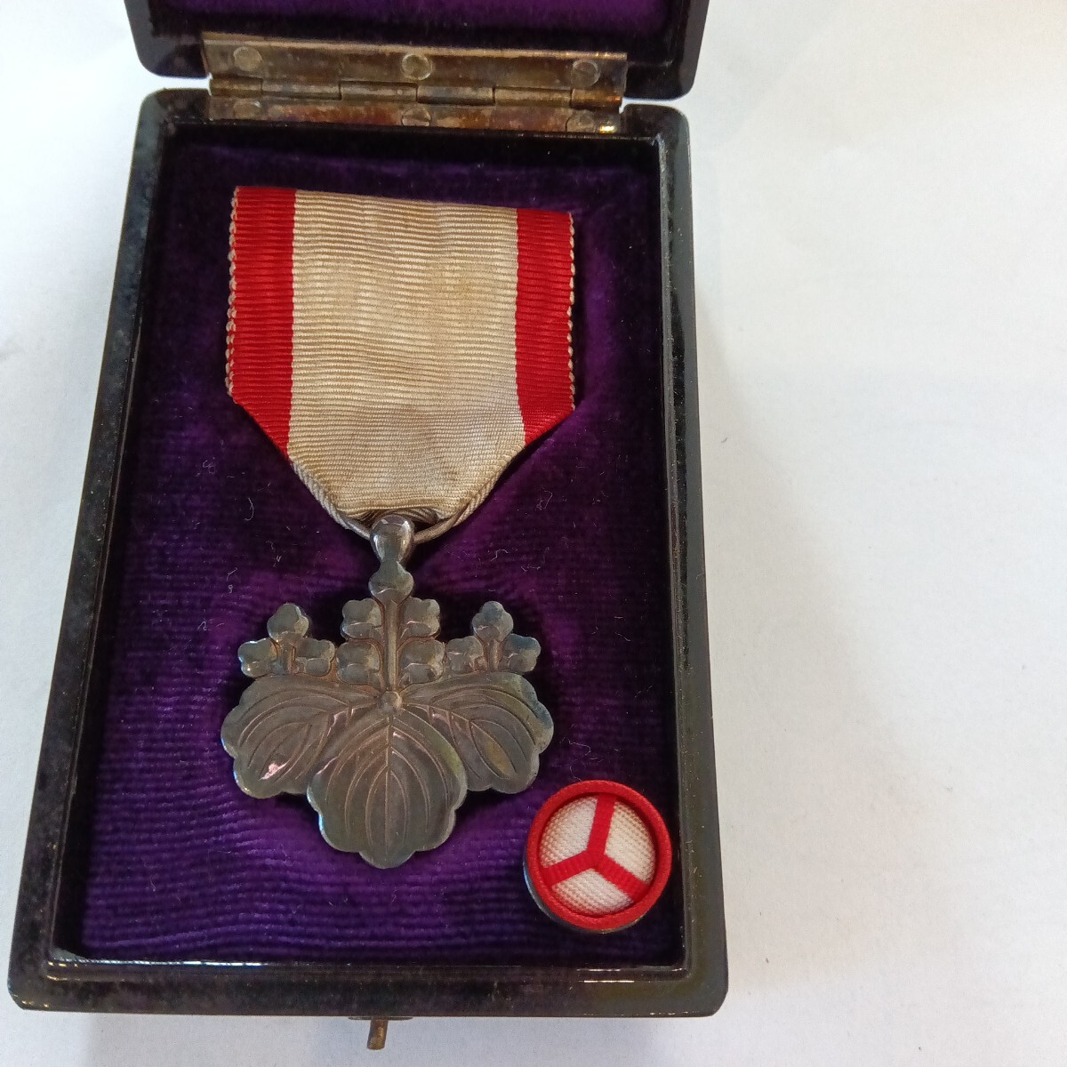 Yahoo!オークション - 勲章 旧日本軍 徽章 記章 勲六等瑞宝章 当時物