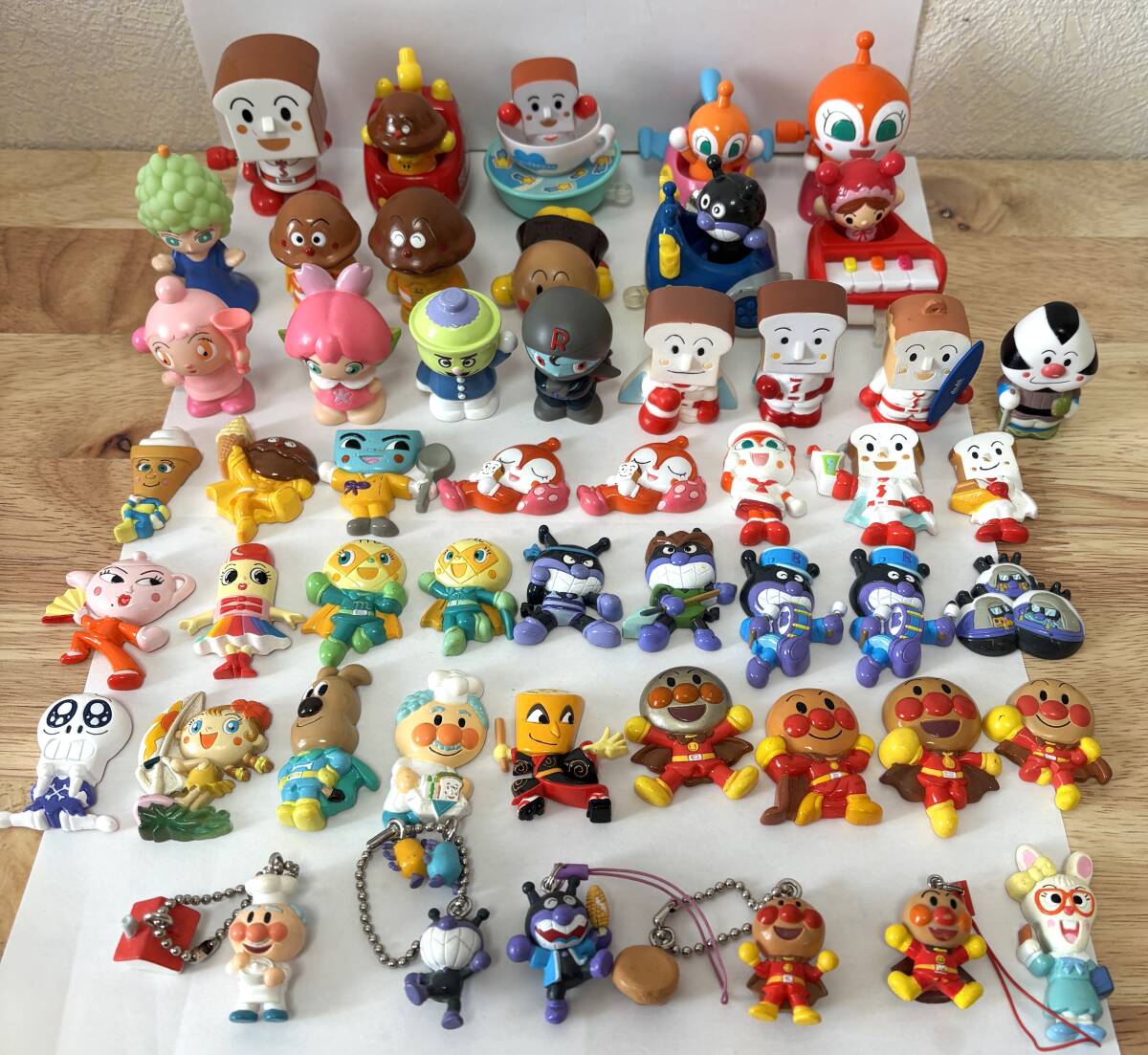 Yahoo!オークション - アンパンマン 指人形 フィギュア くっつくんです