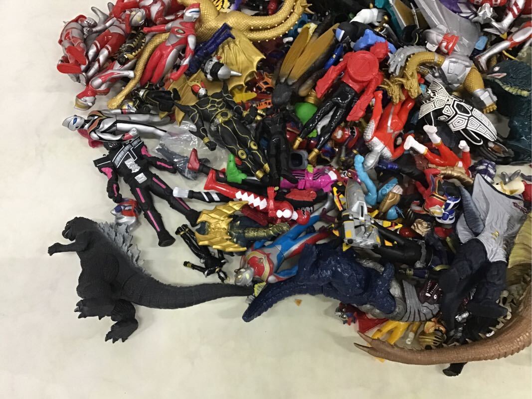 1円〜 同梱不可 ジャンク ウルトラマン、ゴジラ、仮面ライダー 他 貯金