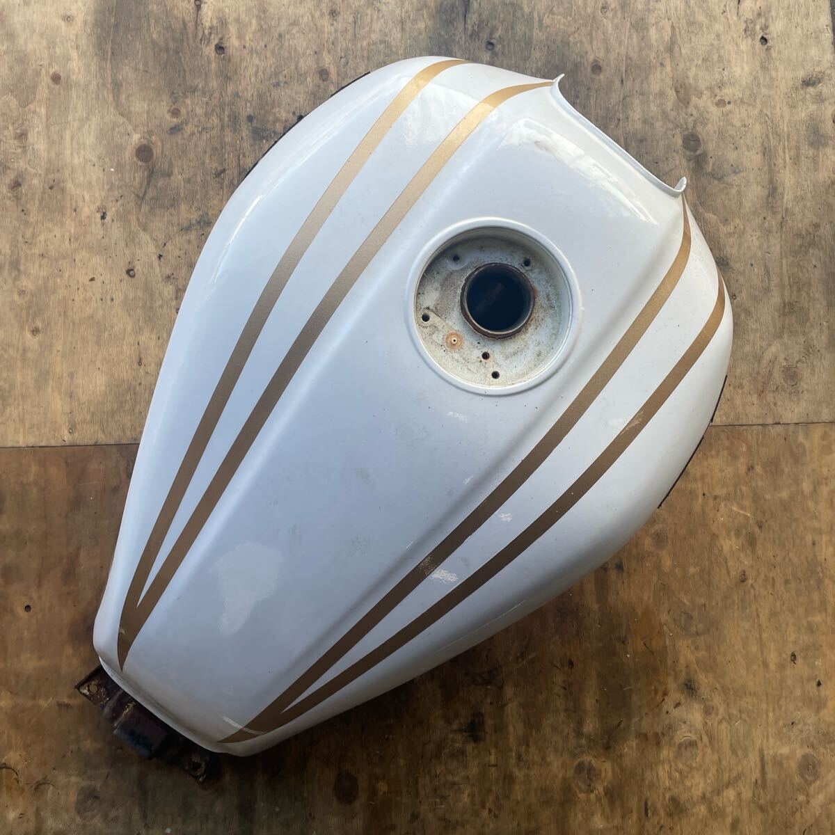 xjr400r2 (4HM) 純正タンク xjr400r2 (4HM) 純正タンク