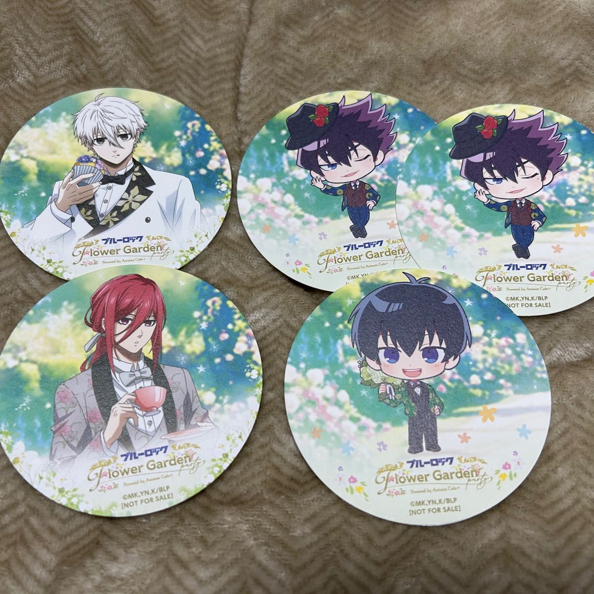 ブルーロック BIRTHDAY FLOWER Ⅱ ホロ箔押しマット缶バッジ