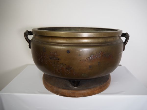 火鉢 手あぶり 真鍮製 山水 当時物 アンティーク 骨董 錆あり 【公式通販】