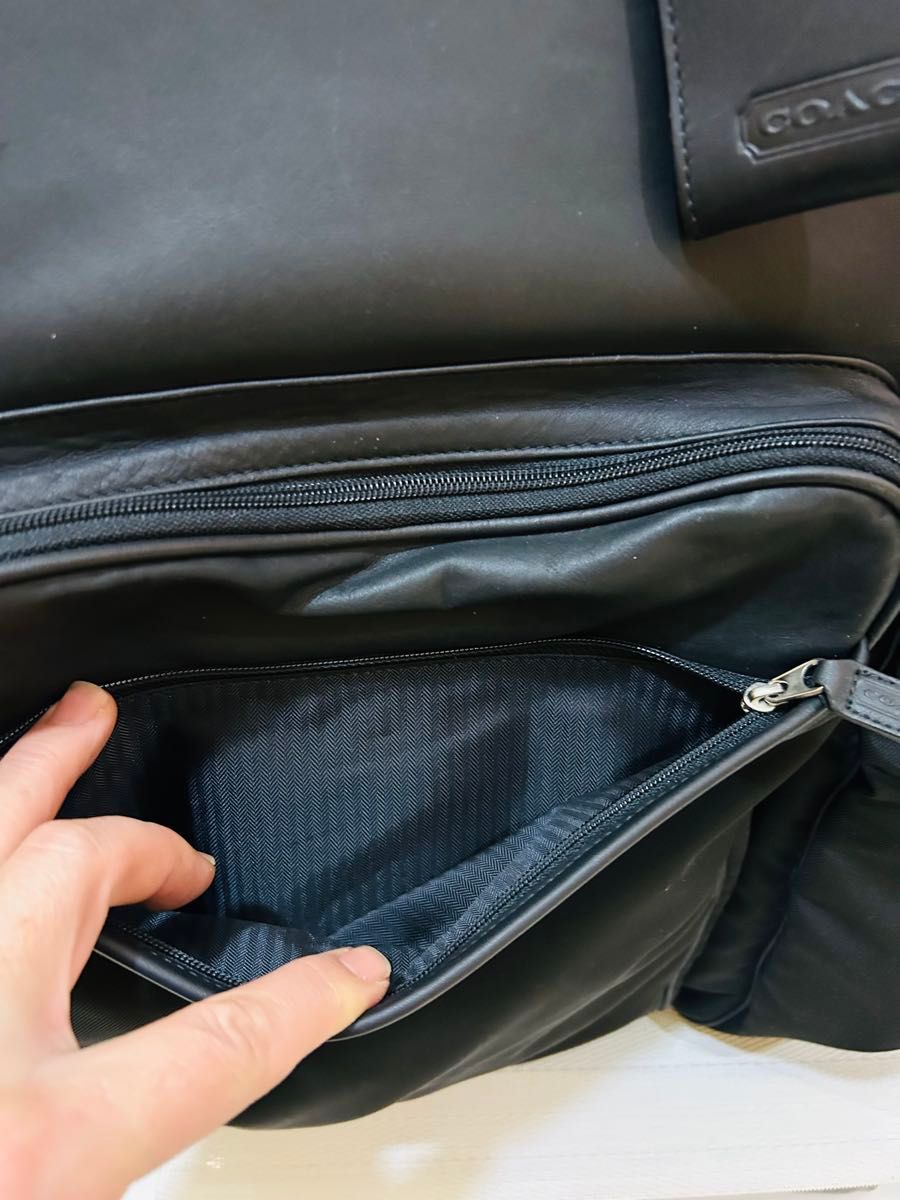 ブラックガーメントバッグ 大容量COACH