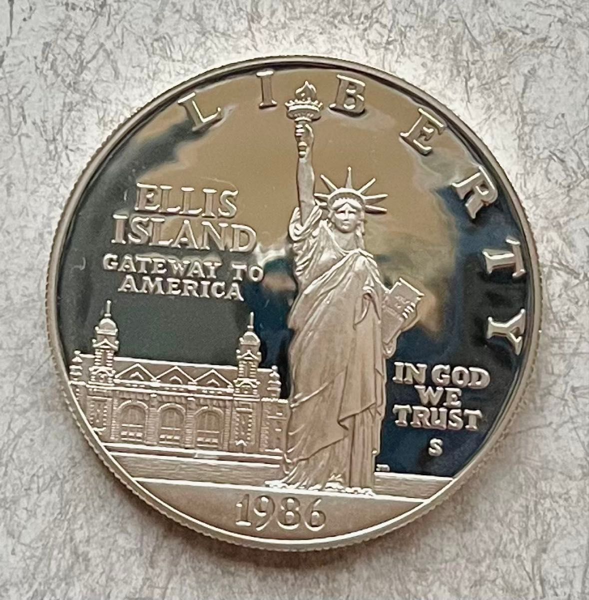 未使用 自由の女神100周年 アメリカ US銀貨 1ドル ケース入 1986年 未