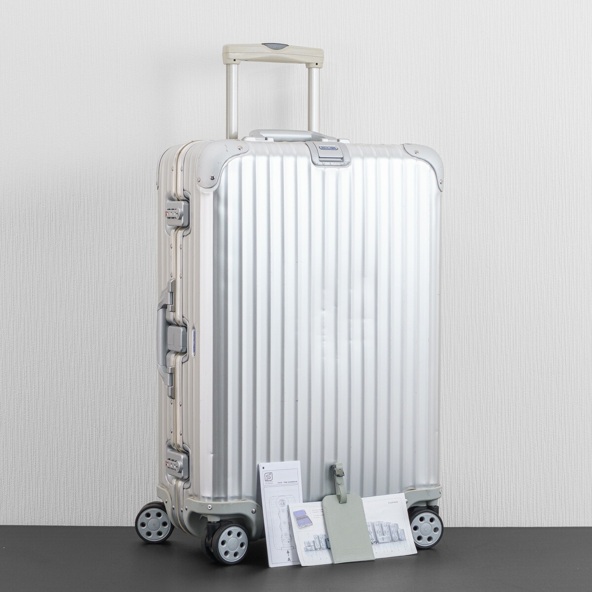 RIMOWA リモワ TOPAS トパーズ 青ロゴ 63L 4輪 TSAロック チェックイン
