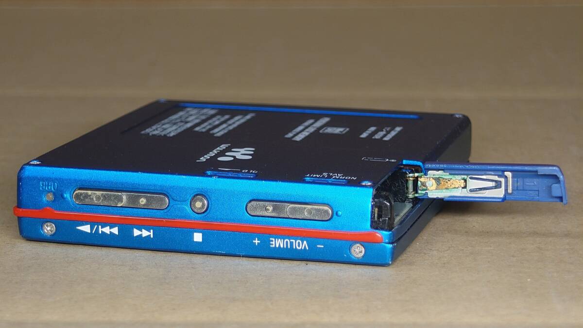 動作品】SONY MDウォークマンMZ-E700 ポータブルMDプレーヤー 青