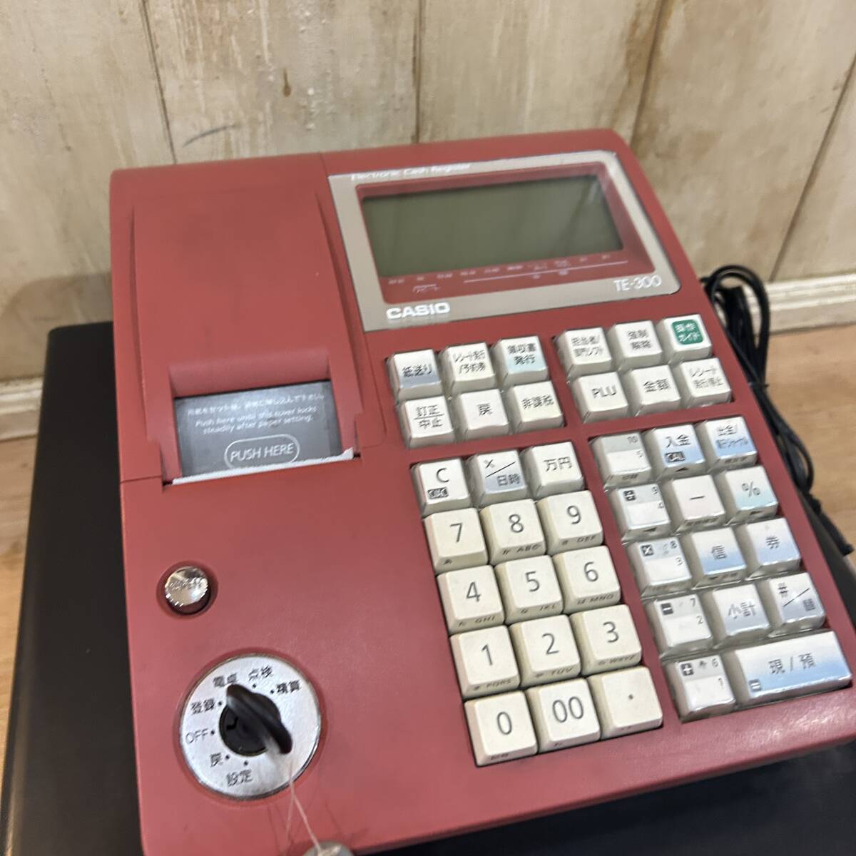 初期化済み 即使用可能 CASIO / カシオ TE-300 レジスター 割引 レッド