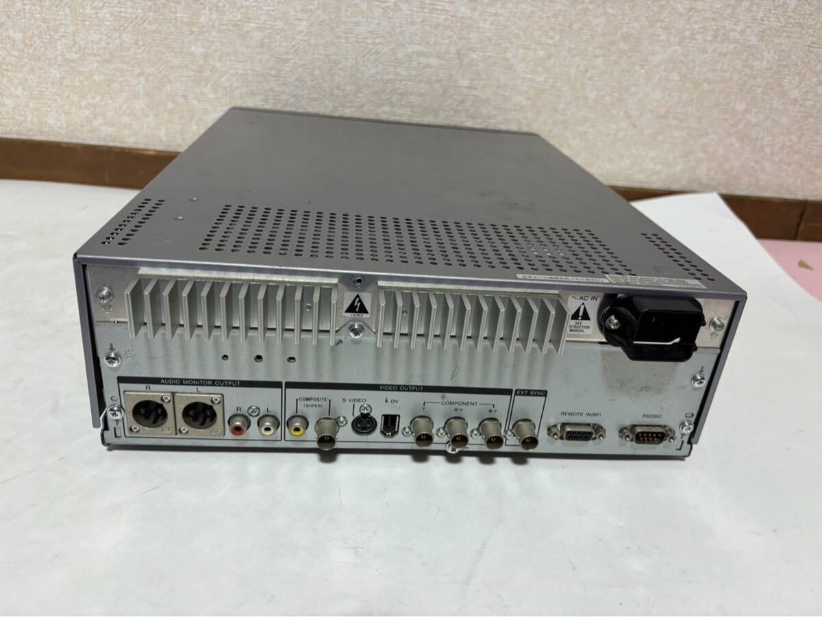 ジャンク SONY J-30 電源入りました。側面のネジ無し。再生できず。02