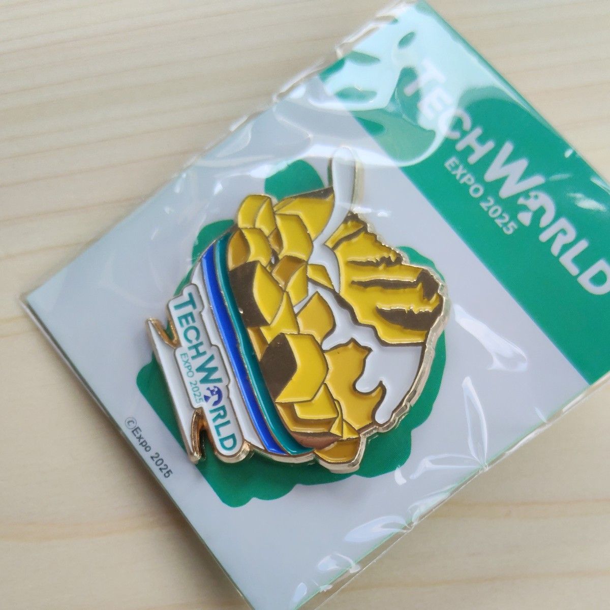 超希少】万博 EXPO チェコ 公式ピンバッジ 白色 ピンクゴールド風