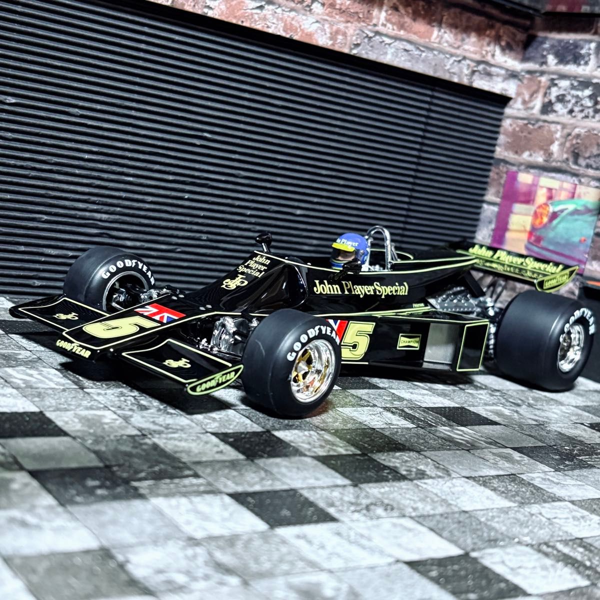 O⑧ ロータス78 ミニカー 1⁄18 ロニー・ピーターソン JPS仕様 O⑧