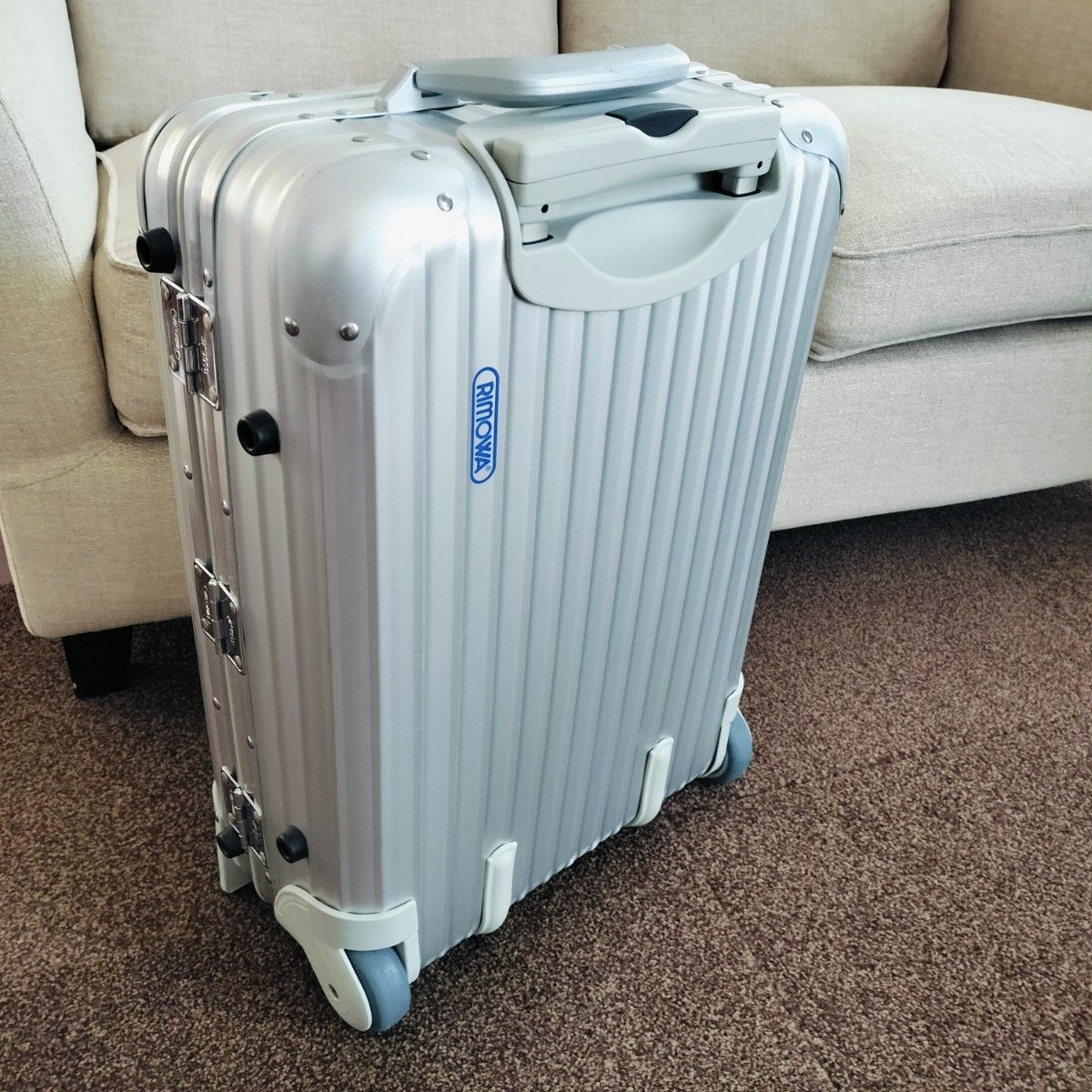 RIMOWAリモワ トパーズ シルバー32l 機内持込 青ロゴ 静音化 RIMOWA