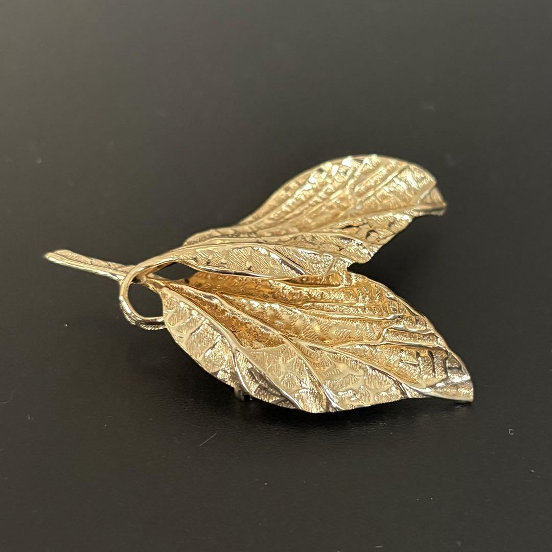 Christian Diorのビンテージブローチ レトロヴィンテージ Christian