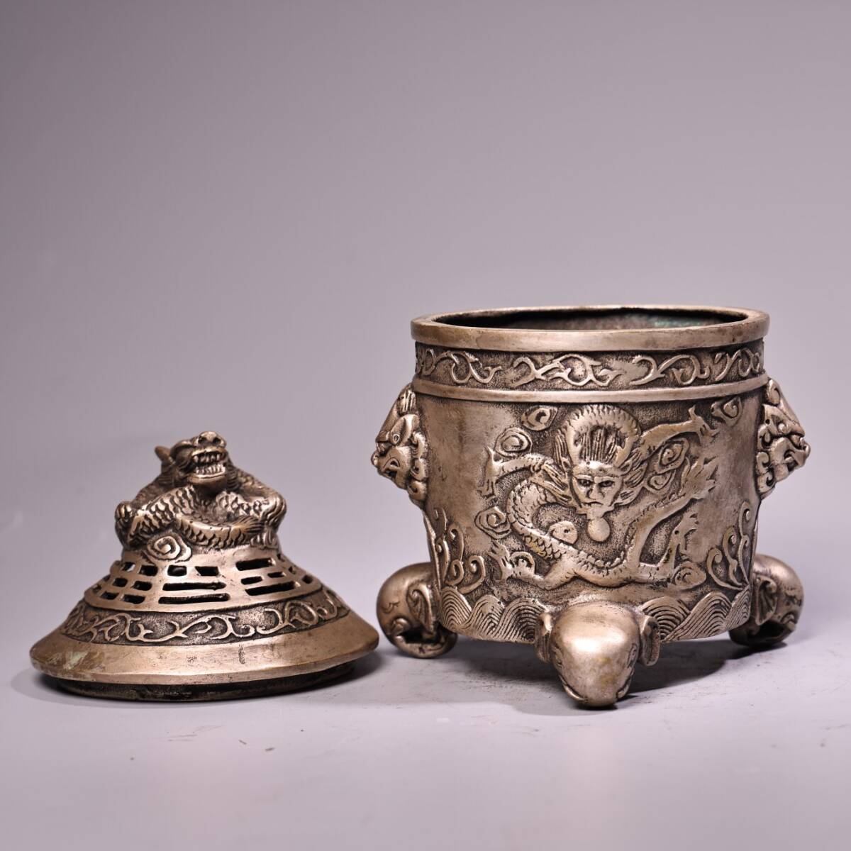 超珍館蔵】銅製 銀鍍 龍頭八卦熏香炉 置物 賞物 古賞