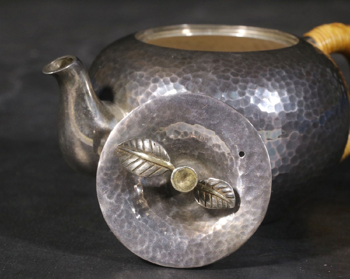 純銀製 秋草之毛彫 湯沸 銀瓶 煎茶道具 純銀製 花草彫 湯沸 銀瓶 煎茶