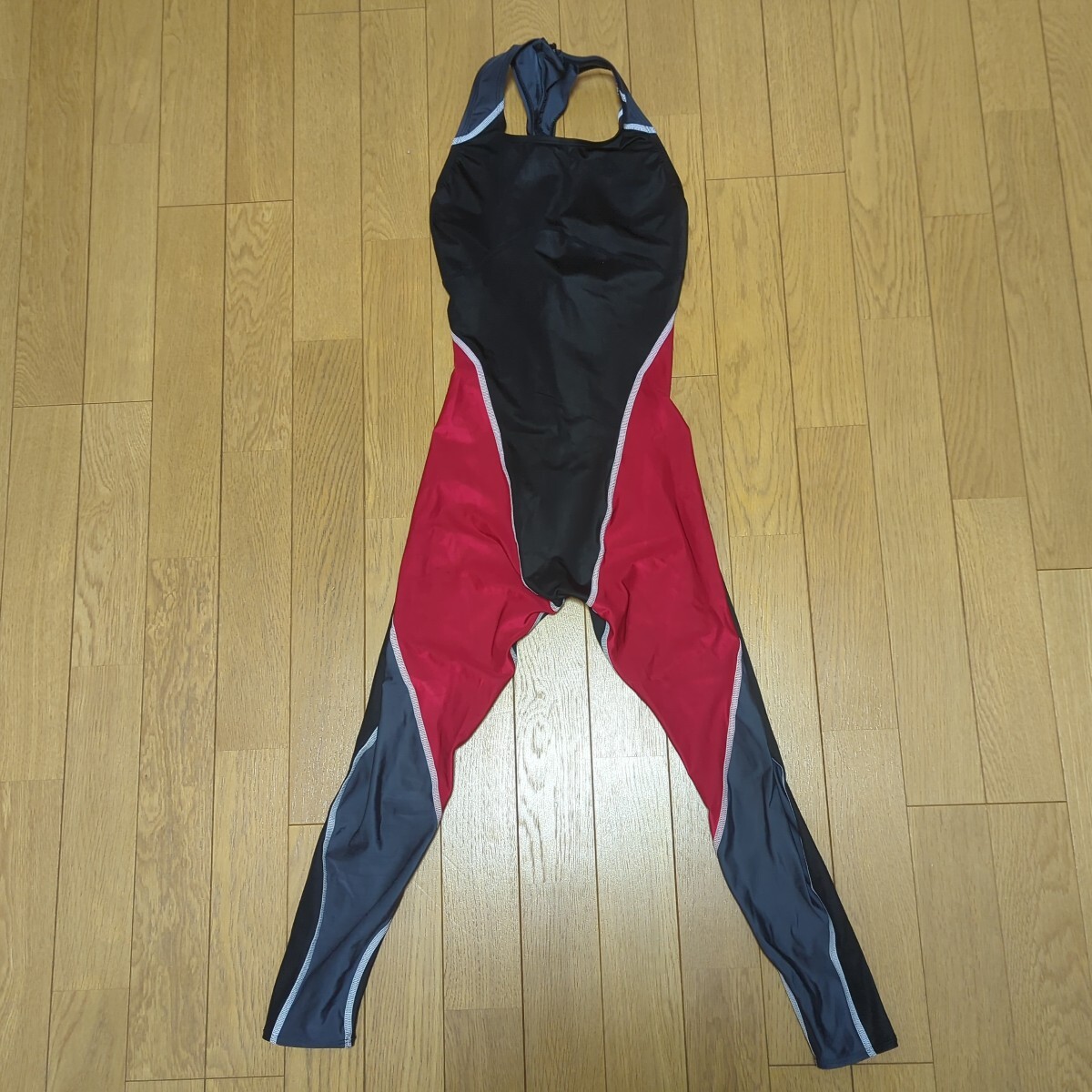 じ*ん様 アリーナ競泳水着ロングスパッツ シンレボリューション じ*ん