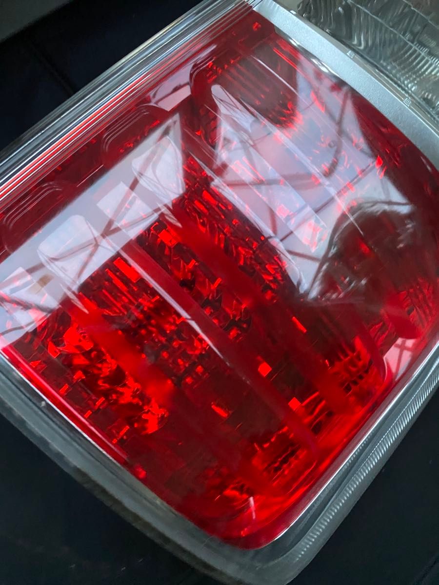 トヨタ ノア 70系（ZRR70/75系）後期型 純正テールランプ 左右セット