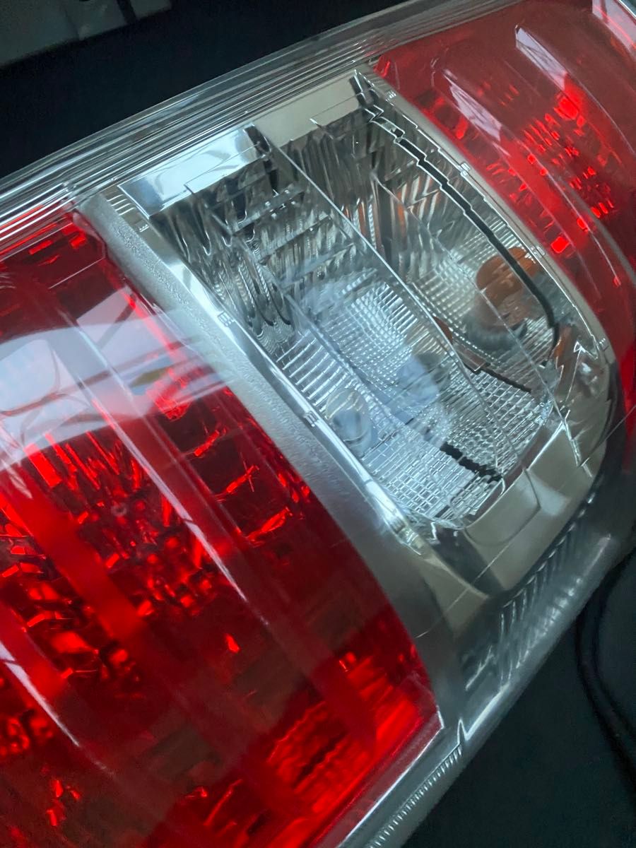 トヨタ ノア 70系（ZRR70/75系）後期型 純正テールランプ 左右セット