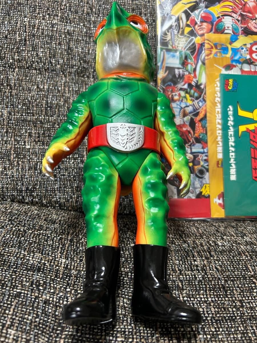 メディコム・トイ×東映レトロソフビ 初期版カメバズーカ 濃厚カラー