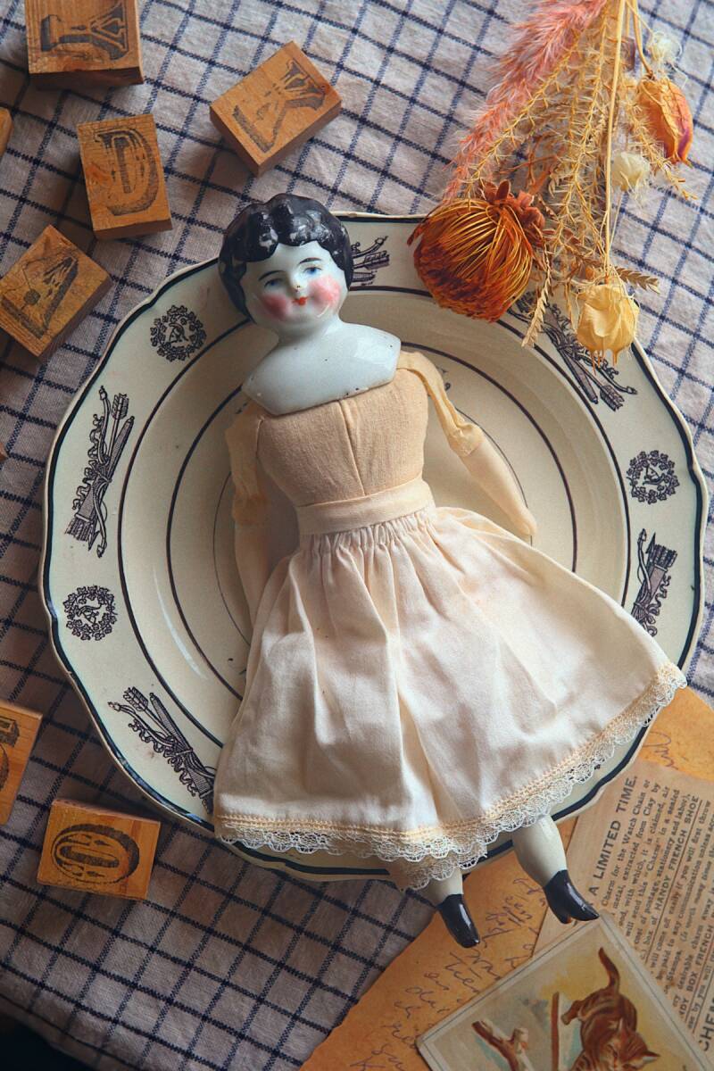 アンティーク 小さなチャイナヘッドドール ビスクドール ドイツ製