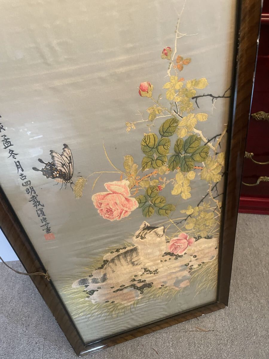 中国美術 蘇州刺繍】壽畫圖 猫と薔薇 蝶図 大判額装シルクアート 作者