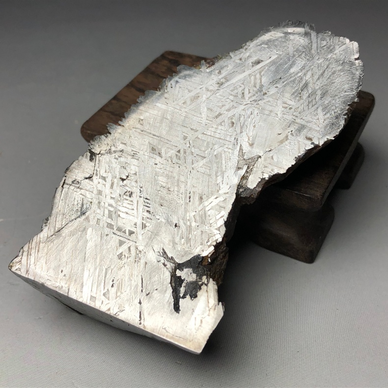 アルタイ隕石 重さ232g 鉄隕石 原皮付き 隕石 原石 木台付き-日本公式